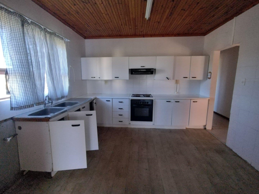 5 Bedroom Property for Sale in Wavecrest Eastern Cape